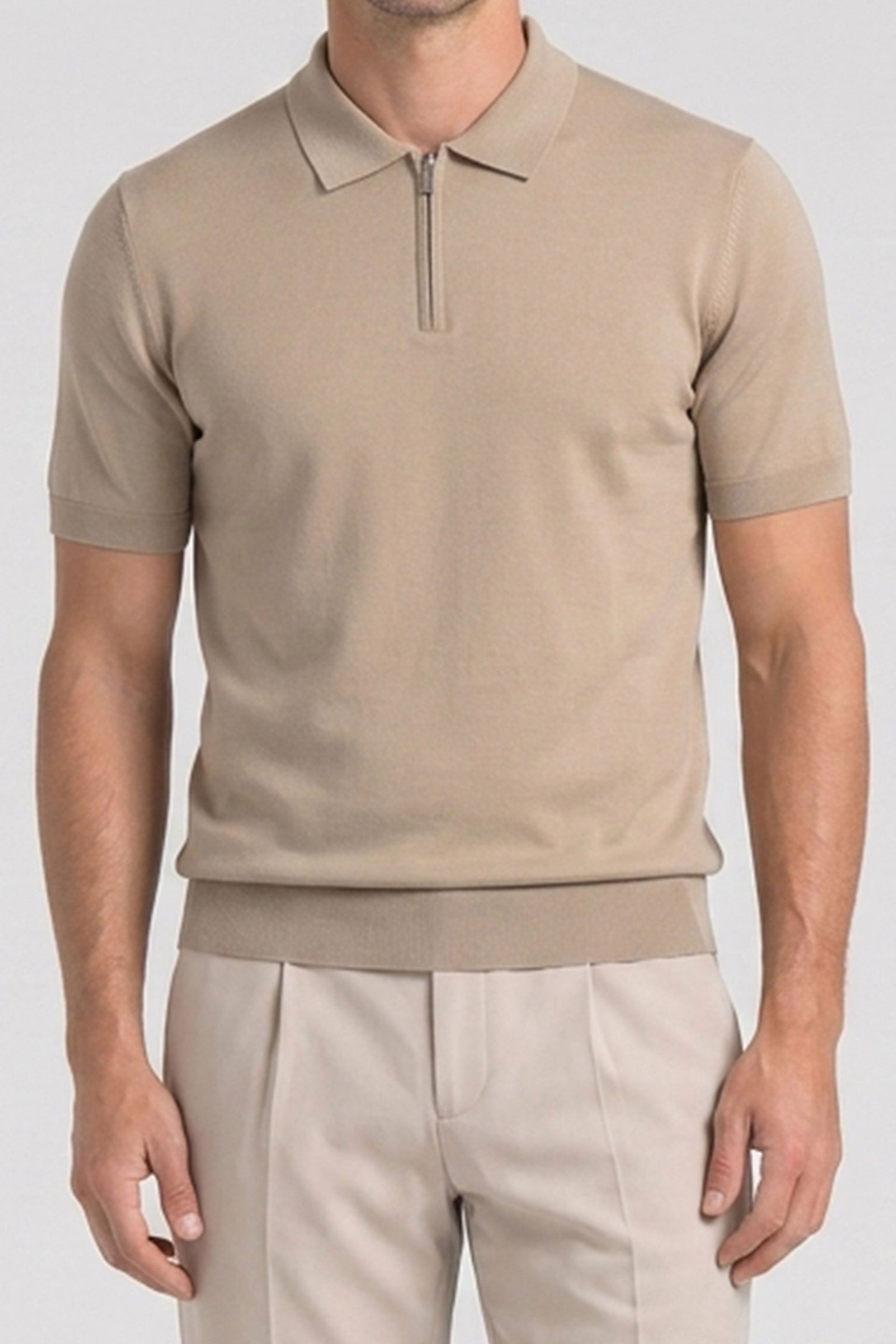 Beige vetoketjullinen neulottu poolopaita miehille