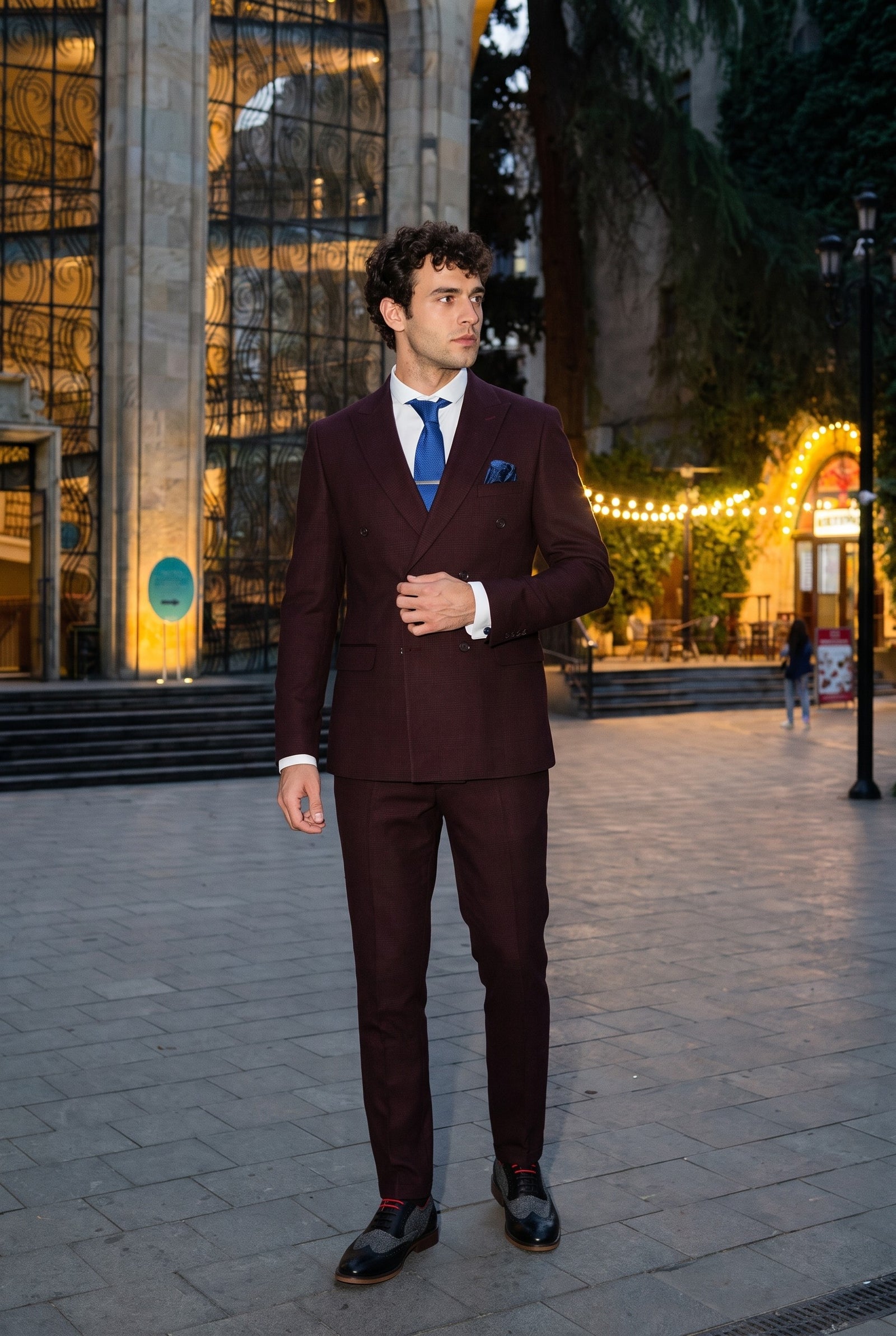 Look #733 styled with Regent - Miesten viininpunainen kaksiosainen puku, jossa kaksirivinen puku