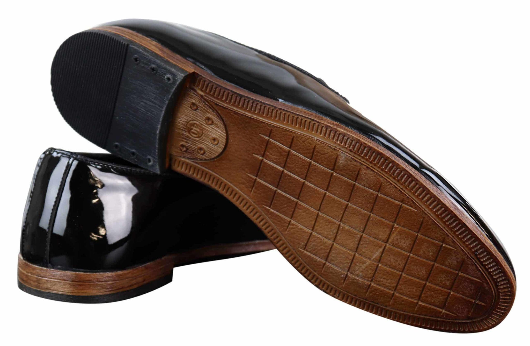 Miesten lakatut mustat tupsukengät