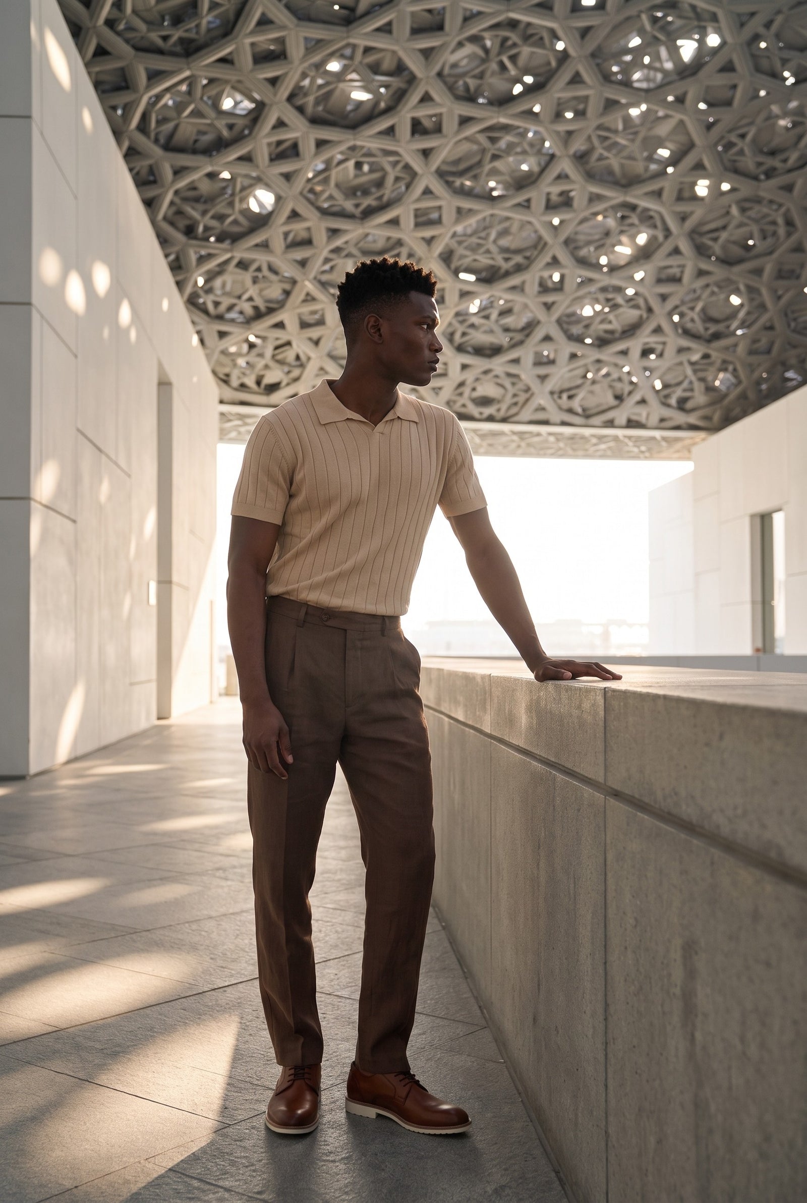 Look #891 styled with Miesten ruskeat 100% pellavaiset laskostetut kiristysnyörilliset housut rennot suorat housut