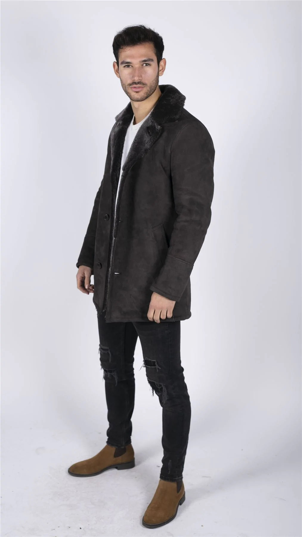 Miesten aito lampaannahkainen takki, ruskea, vintage-klassinen 3/4-takki, nappikaulus, v-aukkoinen