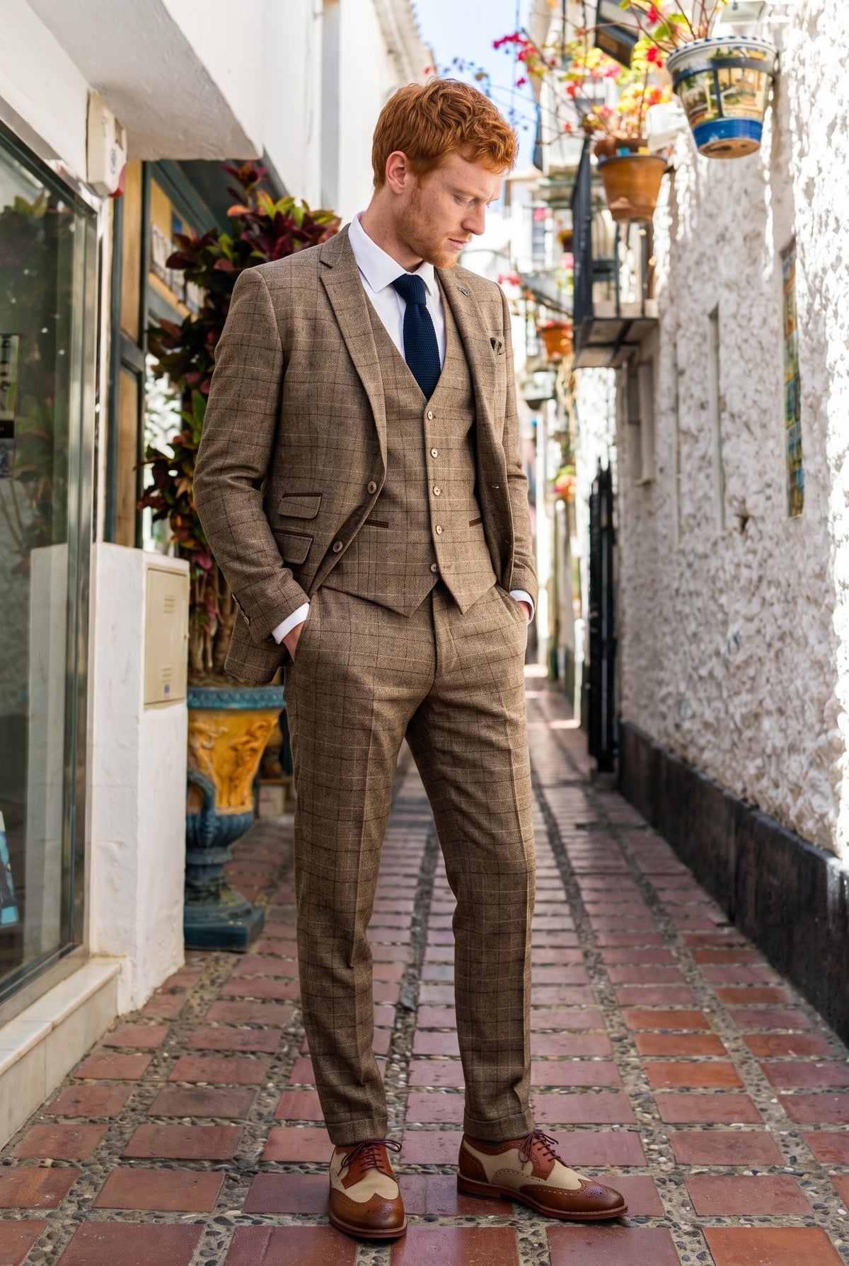 Look #573 styled with Liam - Miesten kolmiosainen ruskea ruutupuku