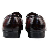 Miesten punaiset slip-on-loaferit muodollisille slip-on-tossuille