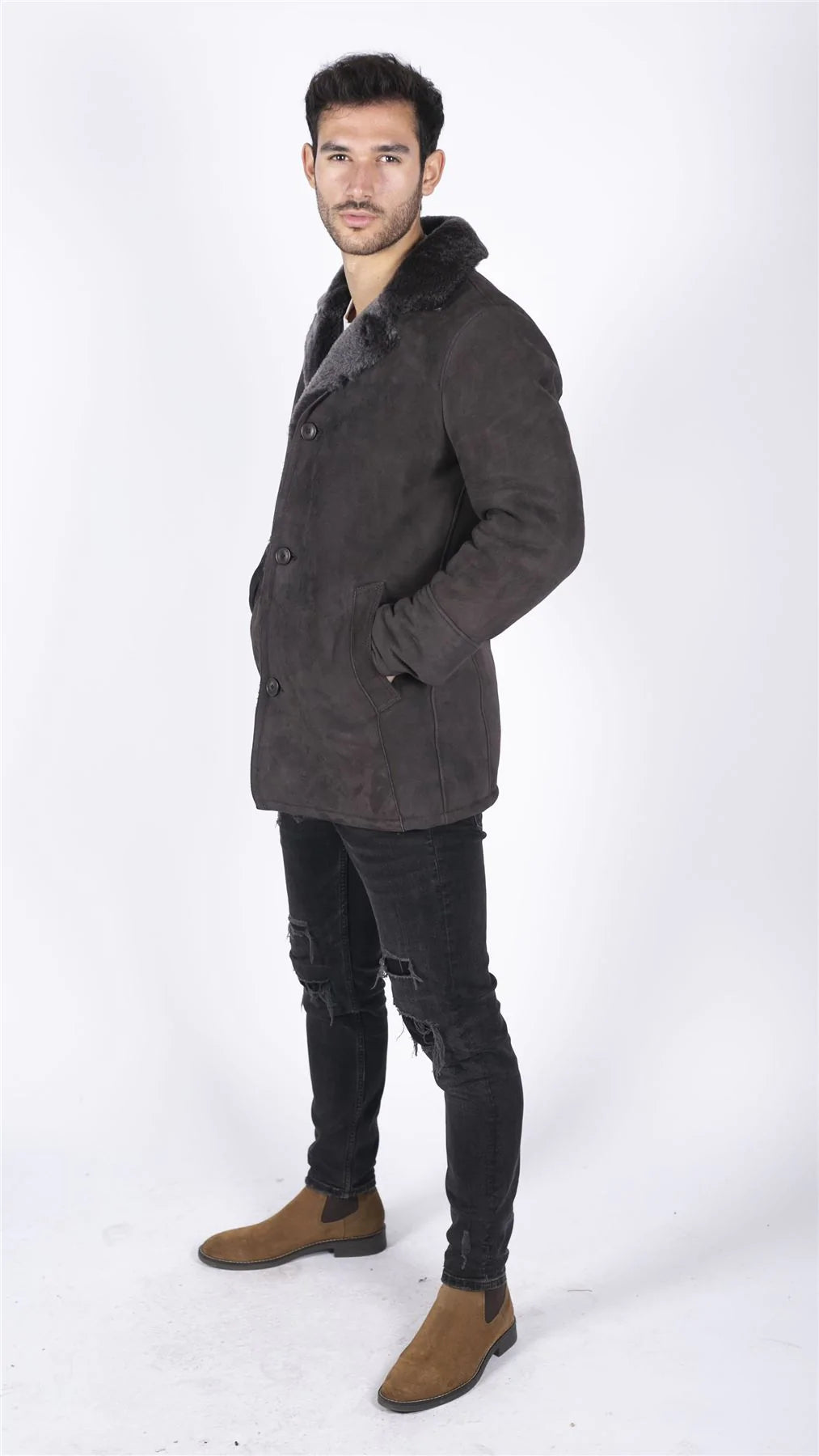 Miesten aito lampaannahkainen takki, ruskea, vintage-klassinen 3/4-takki, nappikaulus, v-aukkoinen