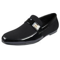 Miesten kevyet mustat slip-on-kengät