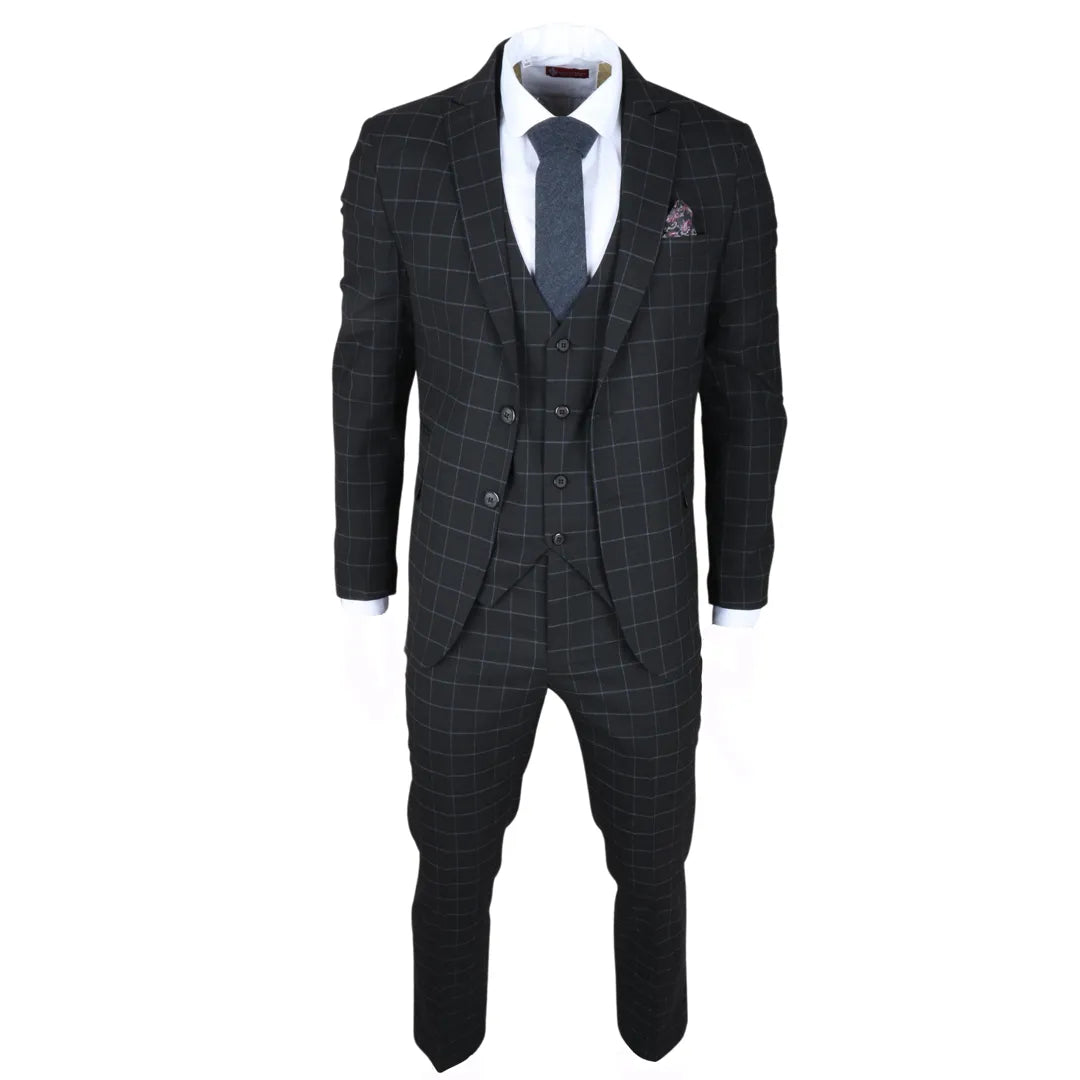 Miesten musta ruutukuvioinen IM3-puku, jossa mittatilaustyönä tehty kolmiosainen puku