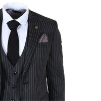 IM45 - Miesten musta kolmiosainen pinstripe-puku mafiatyyliin