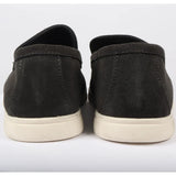 Miesten mokkanahkaiset mustat slip-on-loaferit, joissa on mukava istuvuus