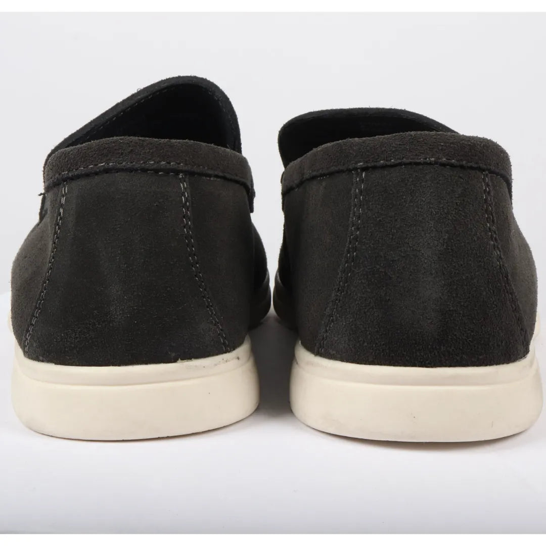 Miesten mokkanahkaiset mustat slip-on-loaferit, joissa on mukava istuvuus