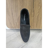 Miesten mokkanahkaiset mustat slip-on-loaferit, joissa on mukava istuvuus