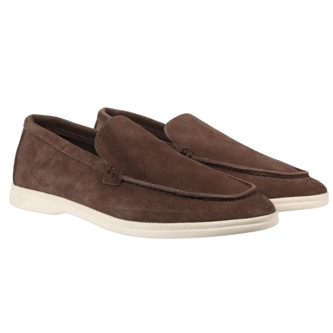 Miesten ruskeat mokkanahkaiset slip-on-loaferit, joissa on mukava istuvuus