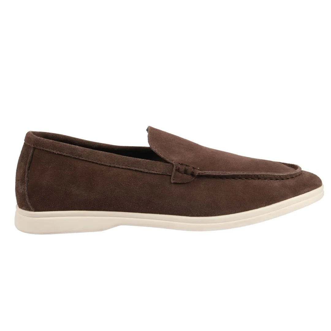 Miesten ruskeat mokkanahkaiset slip-on-loaferit, joissa on mukava istuvuus