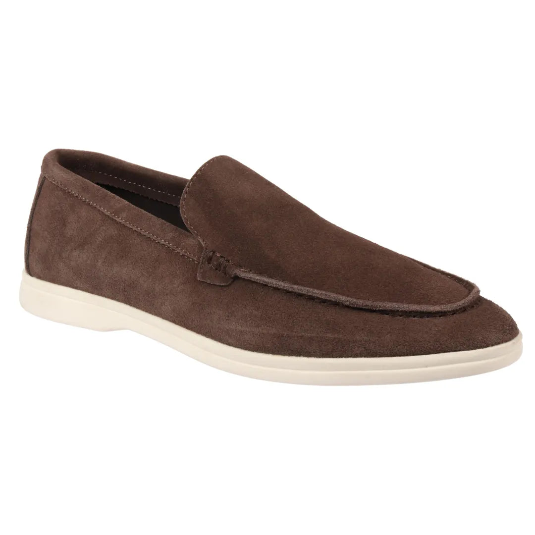 Miesten ruskeat mokkanahkaiset slip-on-loaferit, joissa on mukava istuvuus