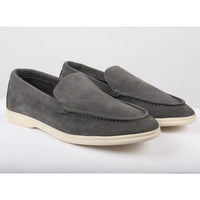 Miesten harmaat mokkanahkaiset slip-on-loaferit, joissa on mukava istuvuus