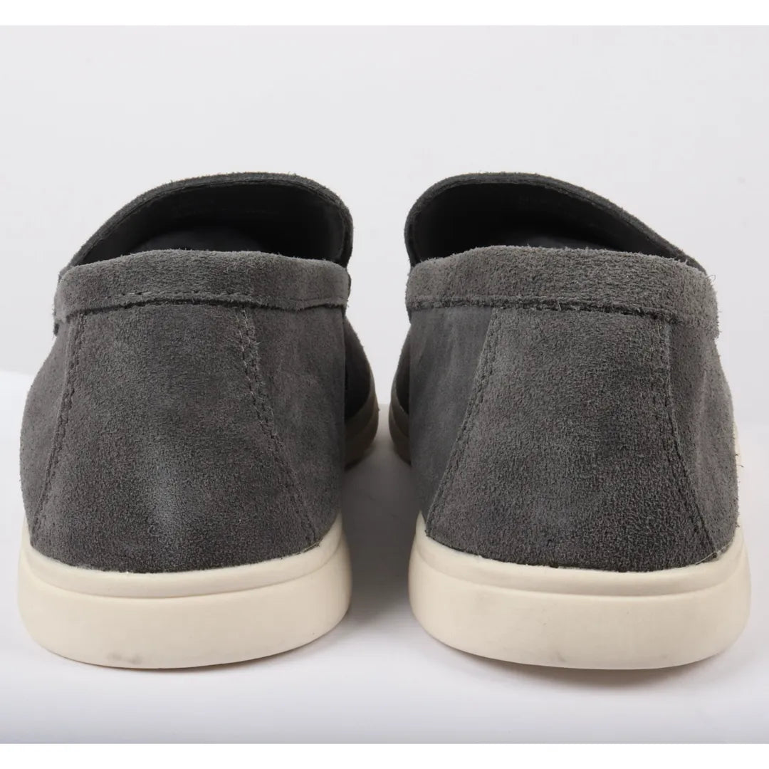 Miesten harmaat mokkanahkaiset slip-on-loaferit, joissa on mukava istuvuus