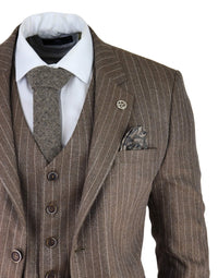 Miesten tammenruskea pinstripe-kalanruotokuvioinen tweed-puku, kolmiosainen