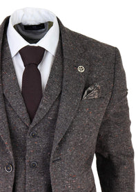 Miesten ruskea tweed-puku, kolmiosainen