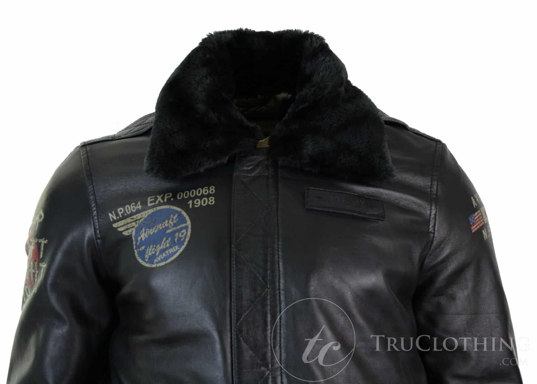 Miesten musta nahkainen pilottitakki, jossa turkiskaulus ja Slim Fit Bomber -materiaalia.