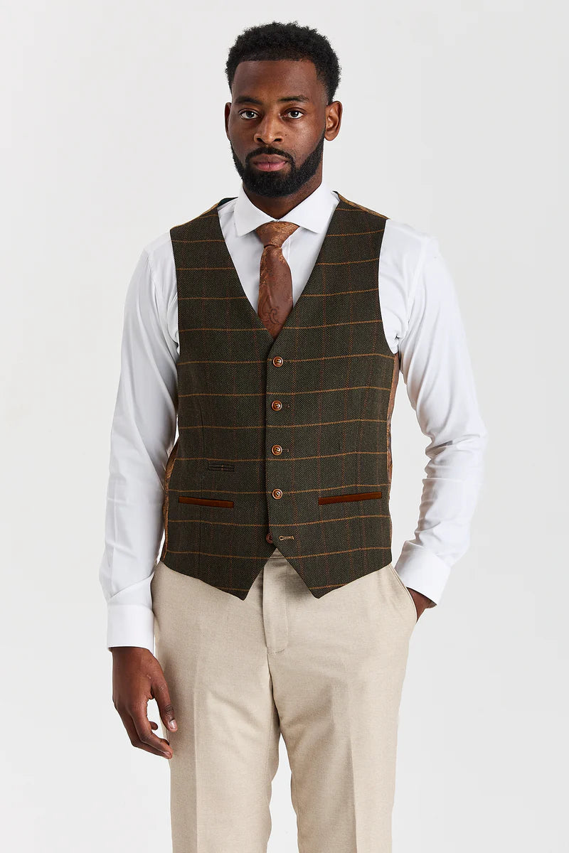 Belmont Beige -puku ja Harris Green Tweed -liivi