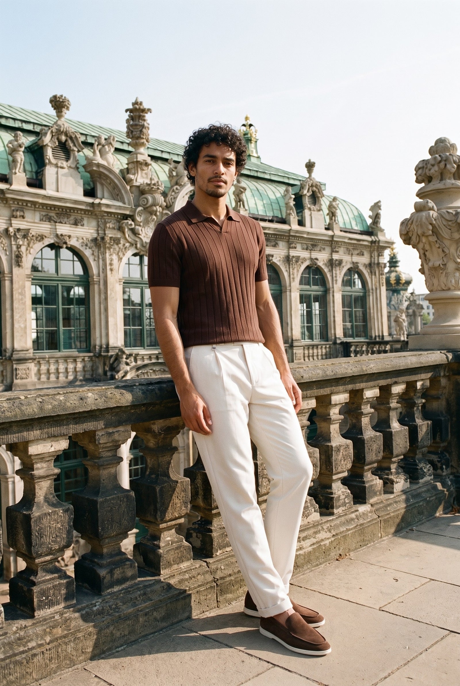 Look #1027 styled with Miesten ruskea joustinneuleinen poolopaita