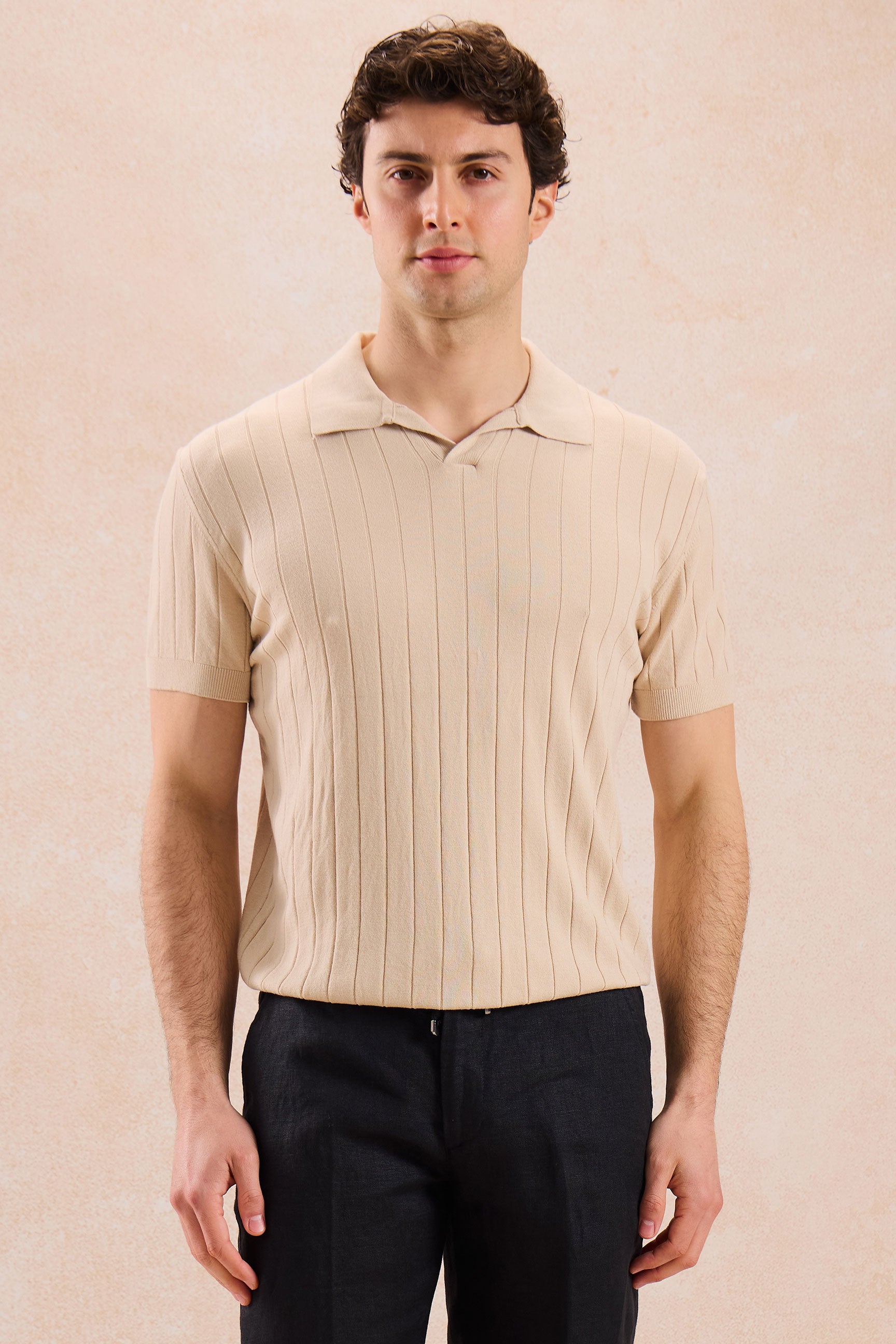 Miesten beige ribbineuleinen poolopaita