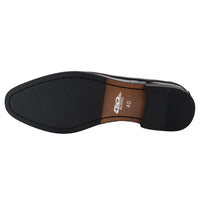 Miesten lakatut tupsukoristeiset mustat loaferit