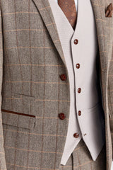 Harrisin ruskea tweed-puku ja Mayfair Stone -liivi
