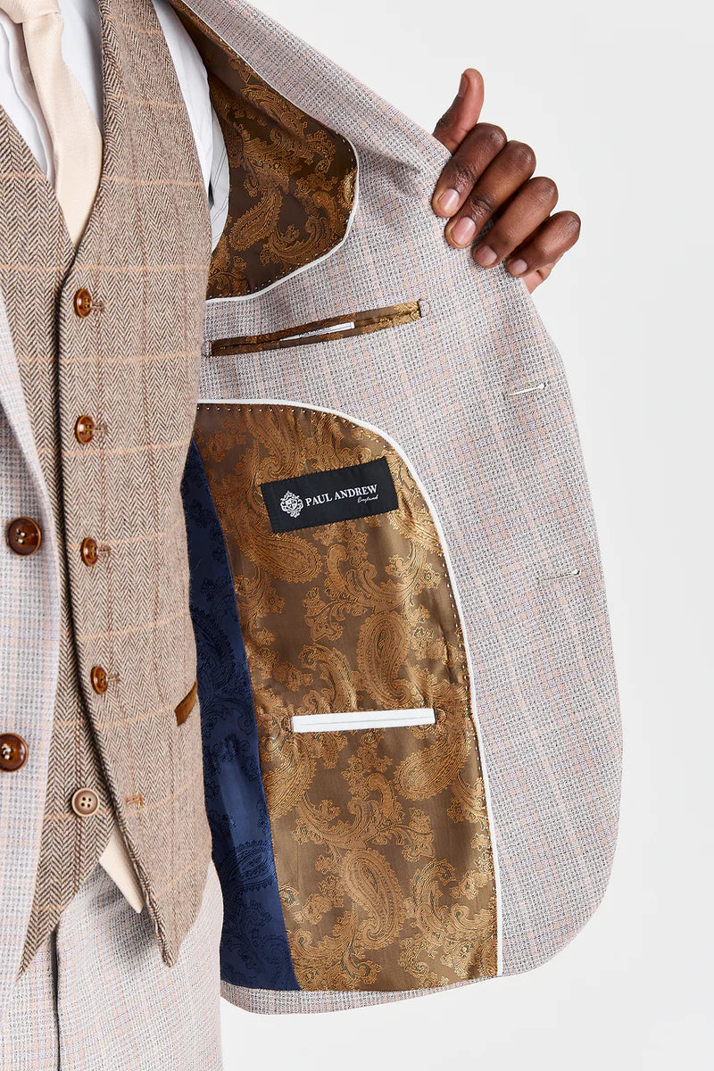 Leo Beige -puku ja Harris Brown -tweed-kontrastivärinen liivi