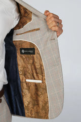 Leo - Miesten beigenvärinen kolmiosainen ruudullinen mittatilaustyönä tehty puku