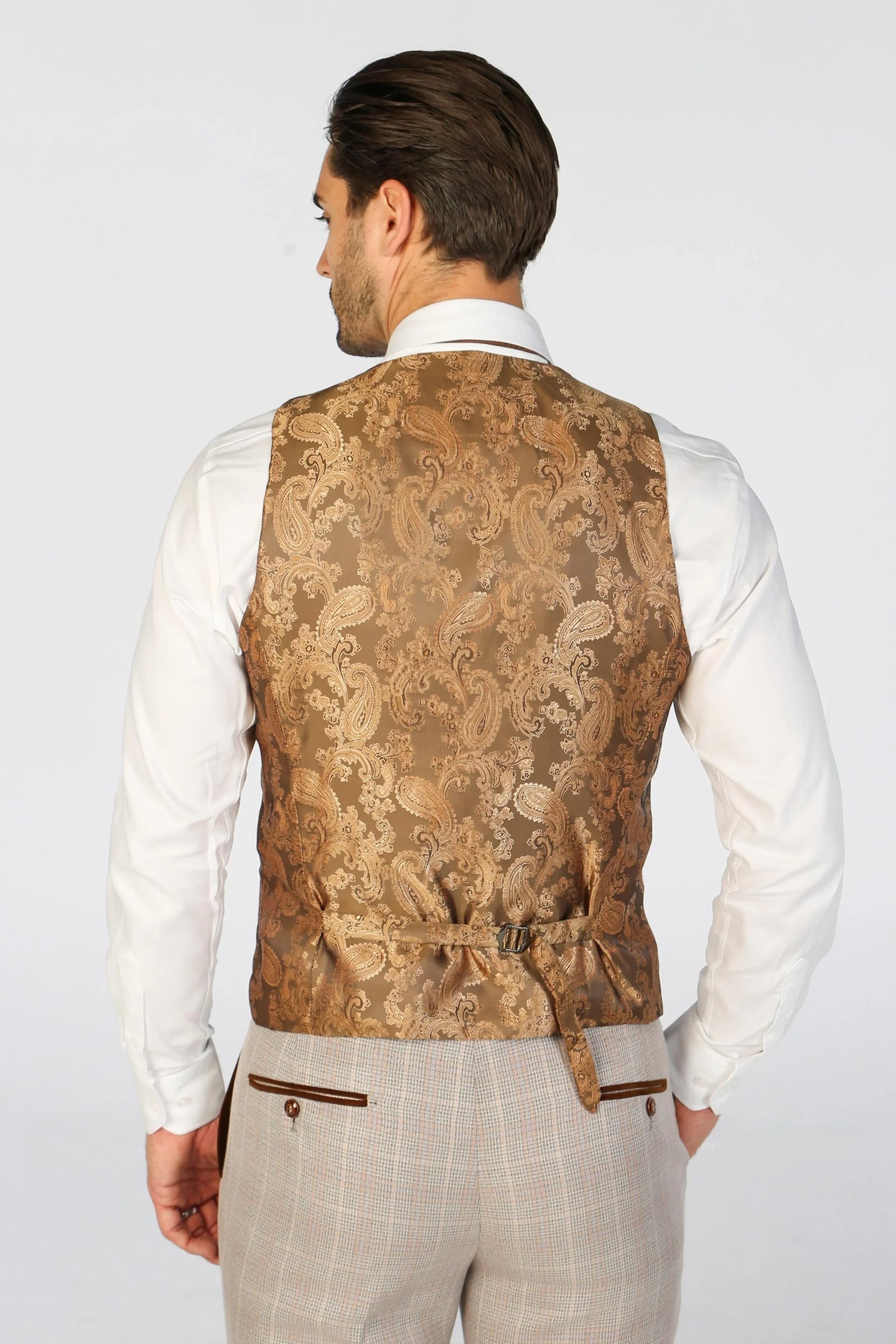 Leo - Miesten beige ruudullinen mittatilaustyönä tehty liivi