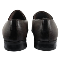 Miesten loaferit slip-on-tupsuilla varustetut muodolliset kengät