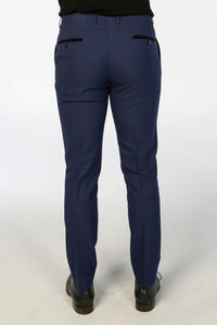 Mark - Miesten tummansininen ruudullinen kolmiosainen mittatilaustyönä tehty puku