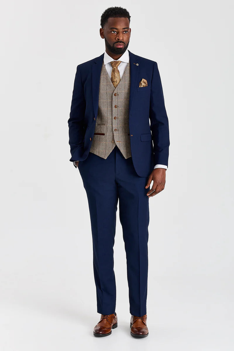 Mayfair Navy -teksturoitu puku ja Harris Brown -tweed-kuvioinen kontrastiliivi