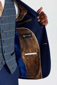 Mayfair Navy -teksturoitu puku ja Harris Navy -kontrastivärinen tweed-liivi