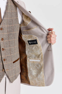 Mayfair Stone -kuvioitu puku ja Harrisinruskea tweed-liivi