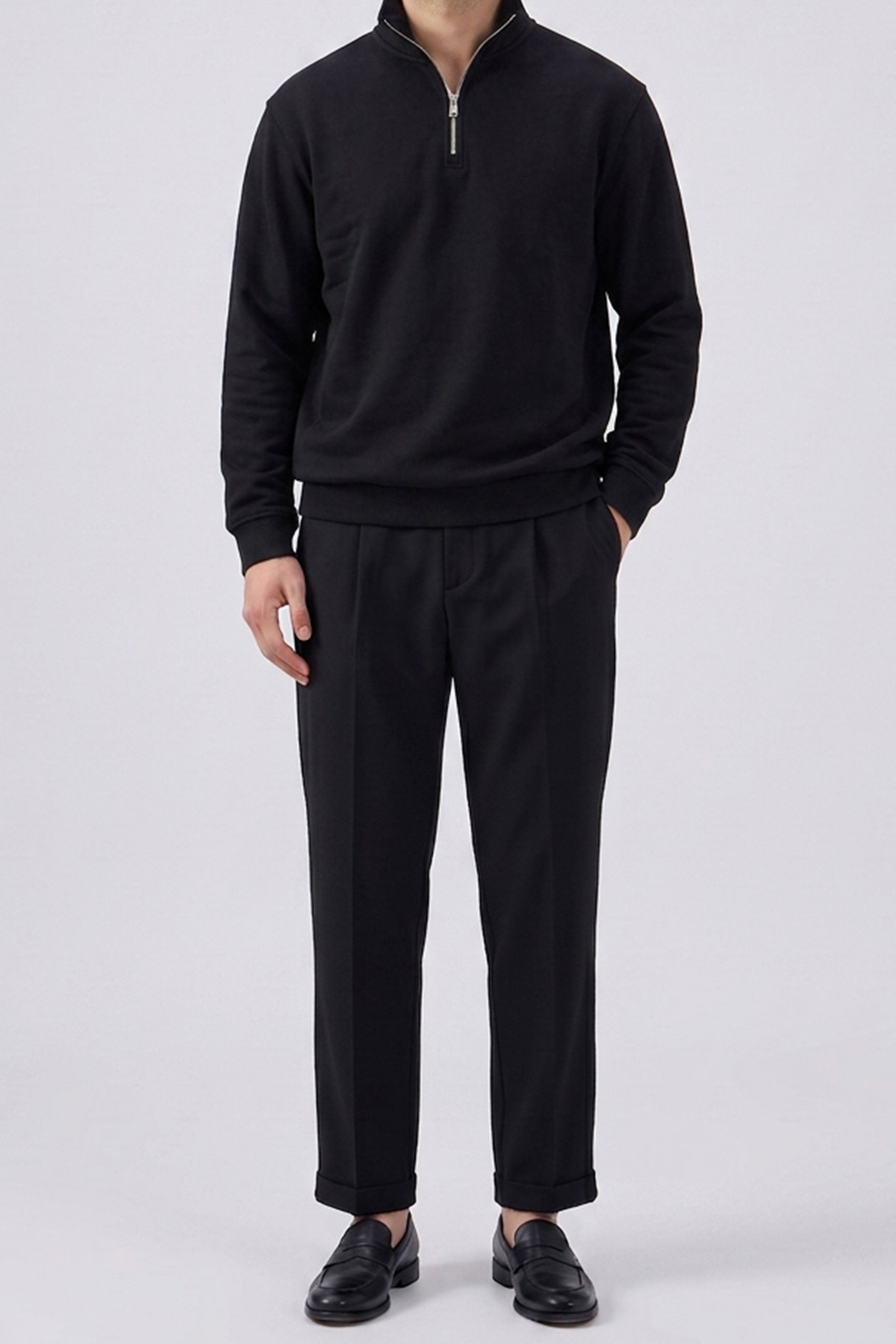 Miesten musta puuvillasekoitteinen neljännesvetoketjullinen collegepaita suppilokauluksella
