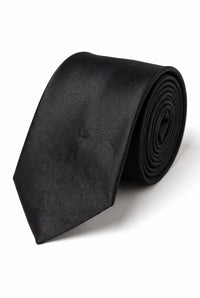 Miesten musta solmiosetti taskuliinalla ja kalvosinnapeilla
