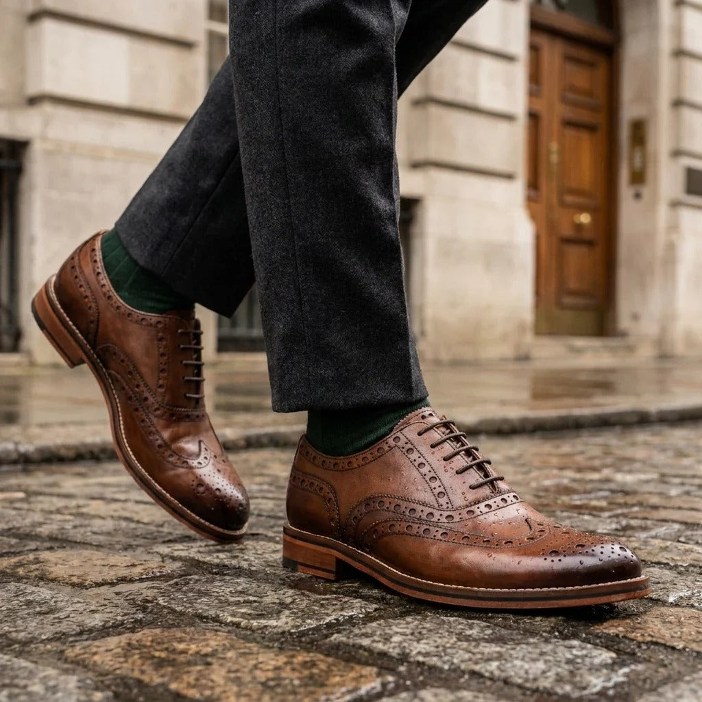 Miesten ruskeat nahkaiset siipikärkiset brogue-oxford-kengät