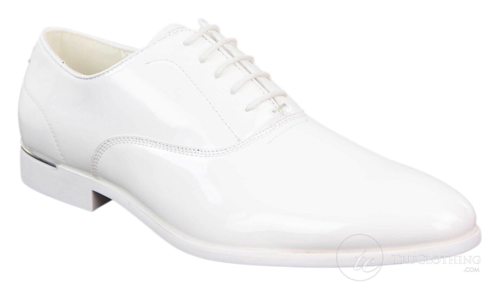 Miesten kiiltävät lakatut muodolliset kengät