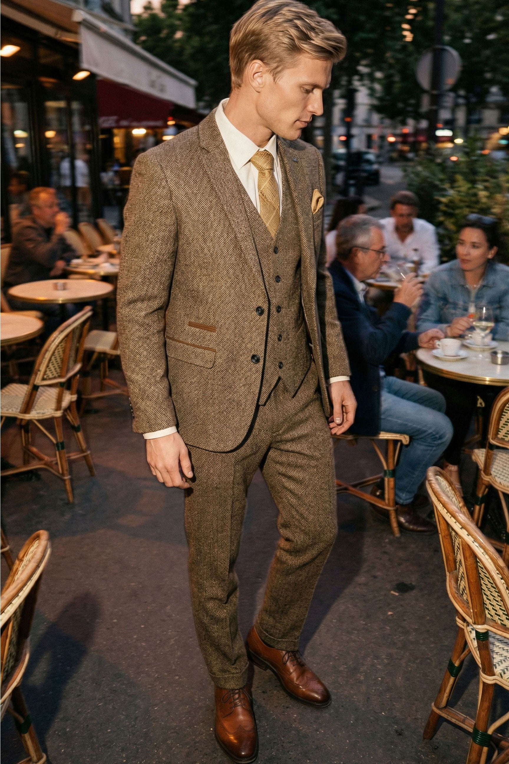 Miesten kolmiosainen tweed-ruutupuku - ruskea