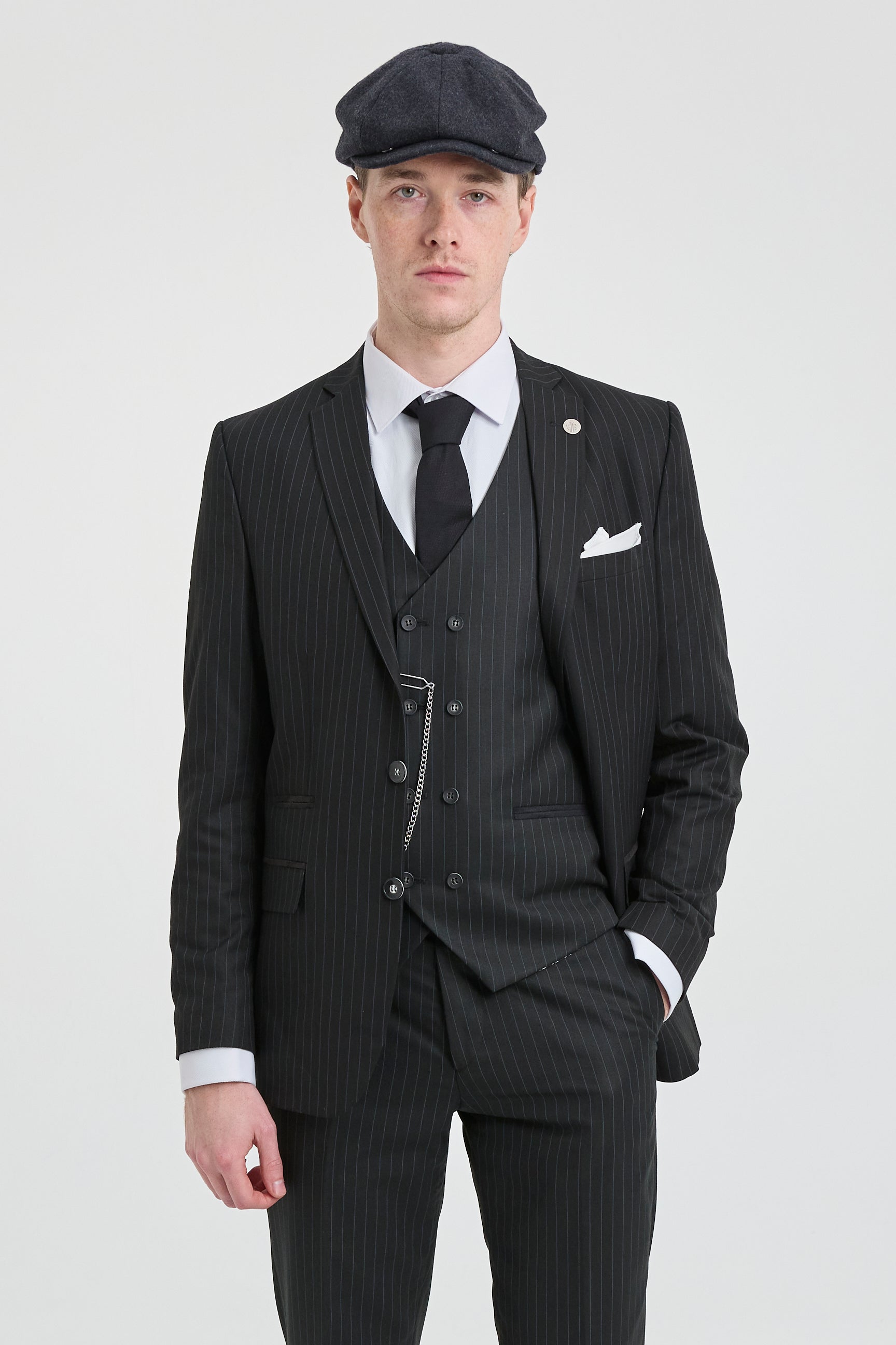 Miesten musta kolmiosainen pinstripe-puku