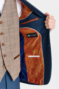 Viceroy Navy -puku ja Harris Brown -kuvioinen tweed-väriliivi