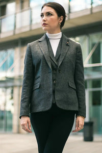 Naisten harmaa tweed-bleiseri kalanruotokuviolla, 1920-luvun huippumalli, mittatilaustyönä tehty istuvuus, vintage retro